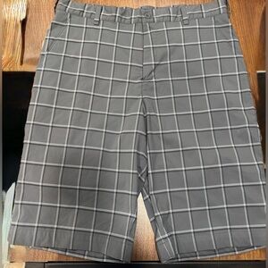 Nike Dri-Fit Golf Men's Gray Plaid Pattern Shorts Size 34